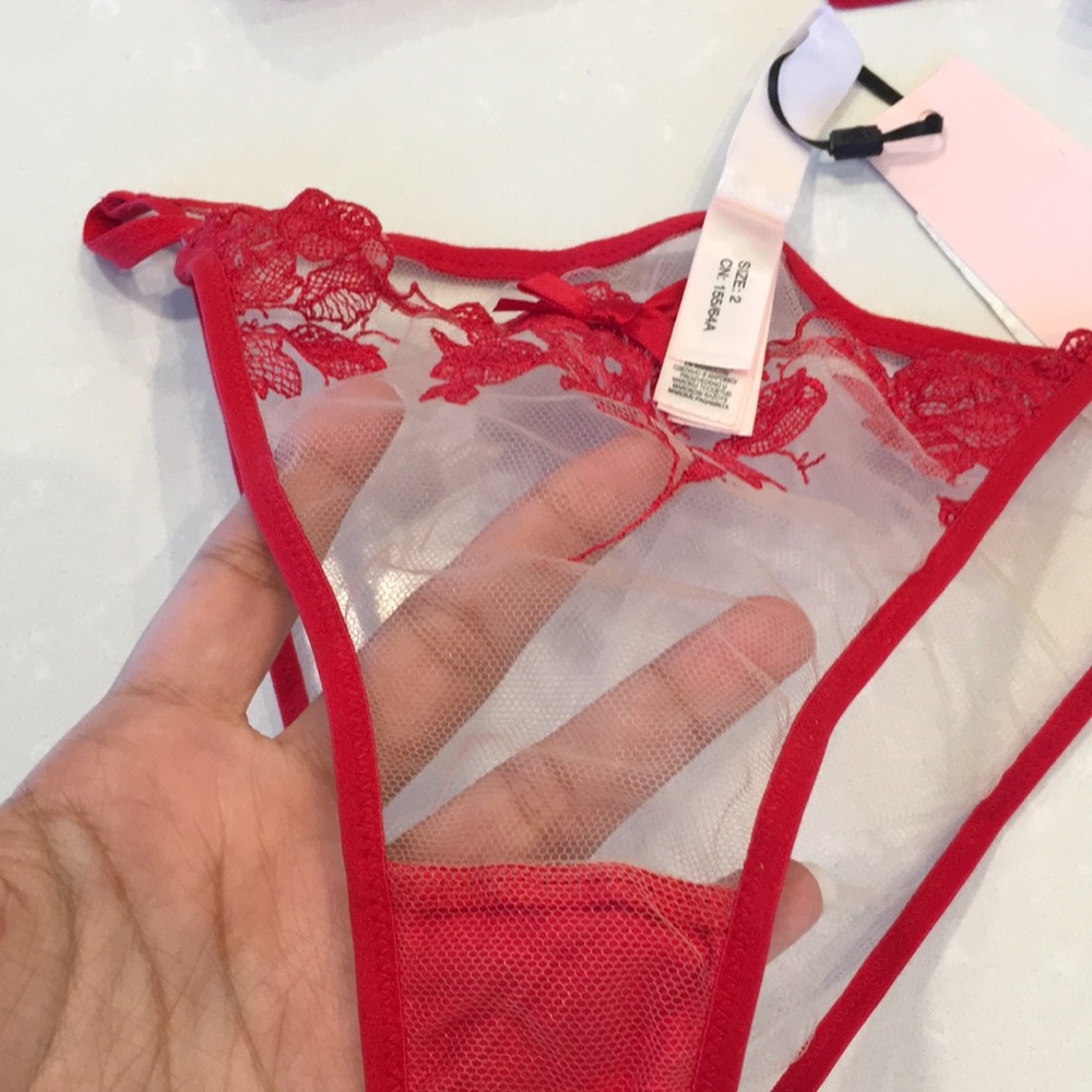 Agent Provocateur Red Lace Underwire Bra & Thong Set - Picture 4 of 7